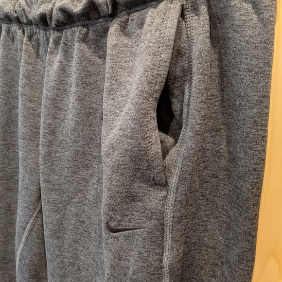 Nike Women's Pants - Picture 4 of 5